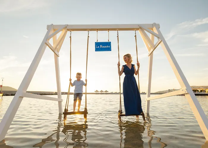 La Blanche & Semesteranläggning (resort) 5*